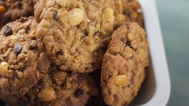 Vegan Macadamia Chocolate Chip Cookies